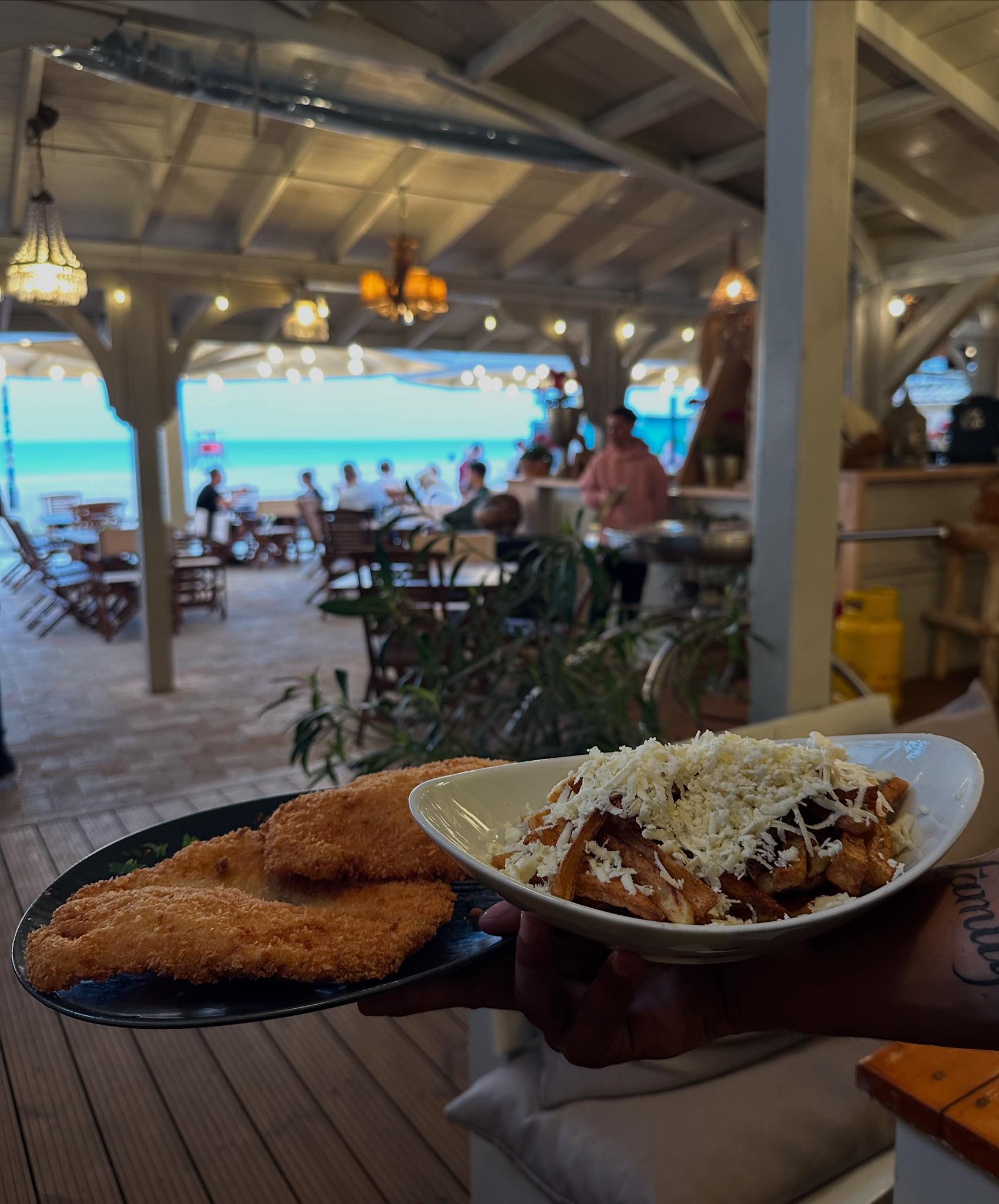 LYANA Restaurant